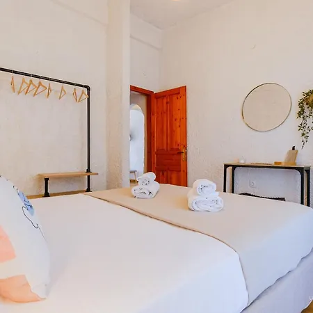 Amphitriti Seafront Apartments, Loutra *
