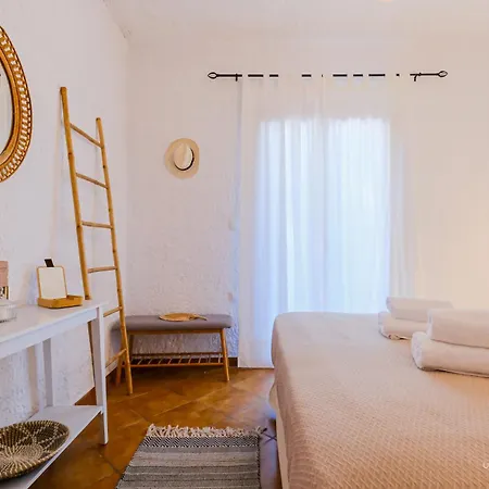 Amphitriti Seafront Apartments, Loutra *