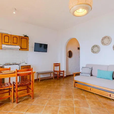 Amphitriti Seafront Apartments, Loutra *