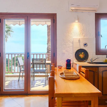 Amphitriti Seafront Apartments, Loutra * Agia Paraskevi (Kassandra)
