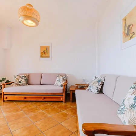 Amphitriti Seafront Apartments, Loutra