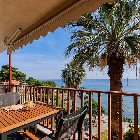 Amphitriti Seafront Apartments, Loutra Apartmán