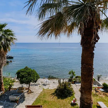 Amphitriti Seafront Apartments, Loutra Apartmán