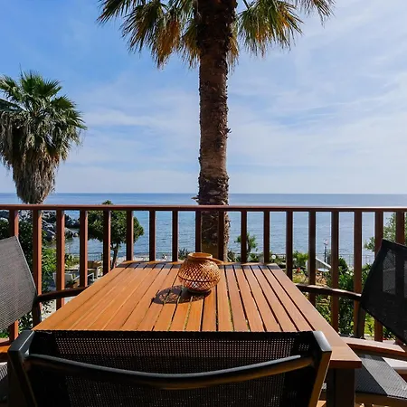 Amphitriti Seafront Apartments, Loutra Apartmán *