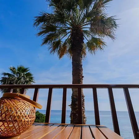 Amphitriti Seafront Apartments, Loutra Agia Paraskevi (Kassandra)