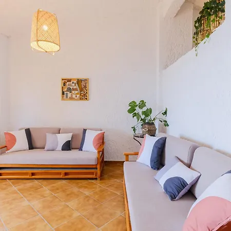Amphitriti Seafront Apartments, Loutra *